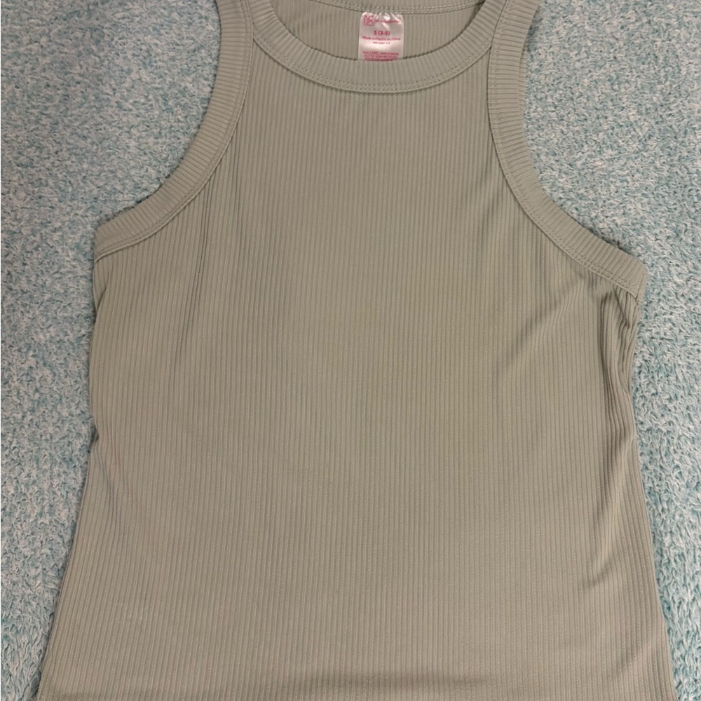 Sleek Ribbed Tank Top - Green